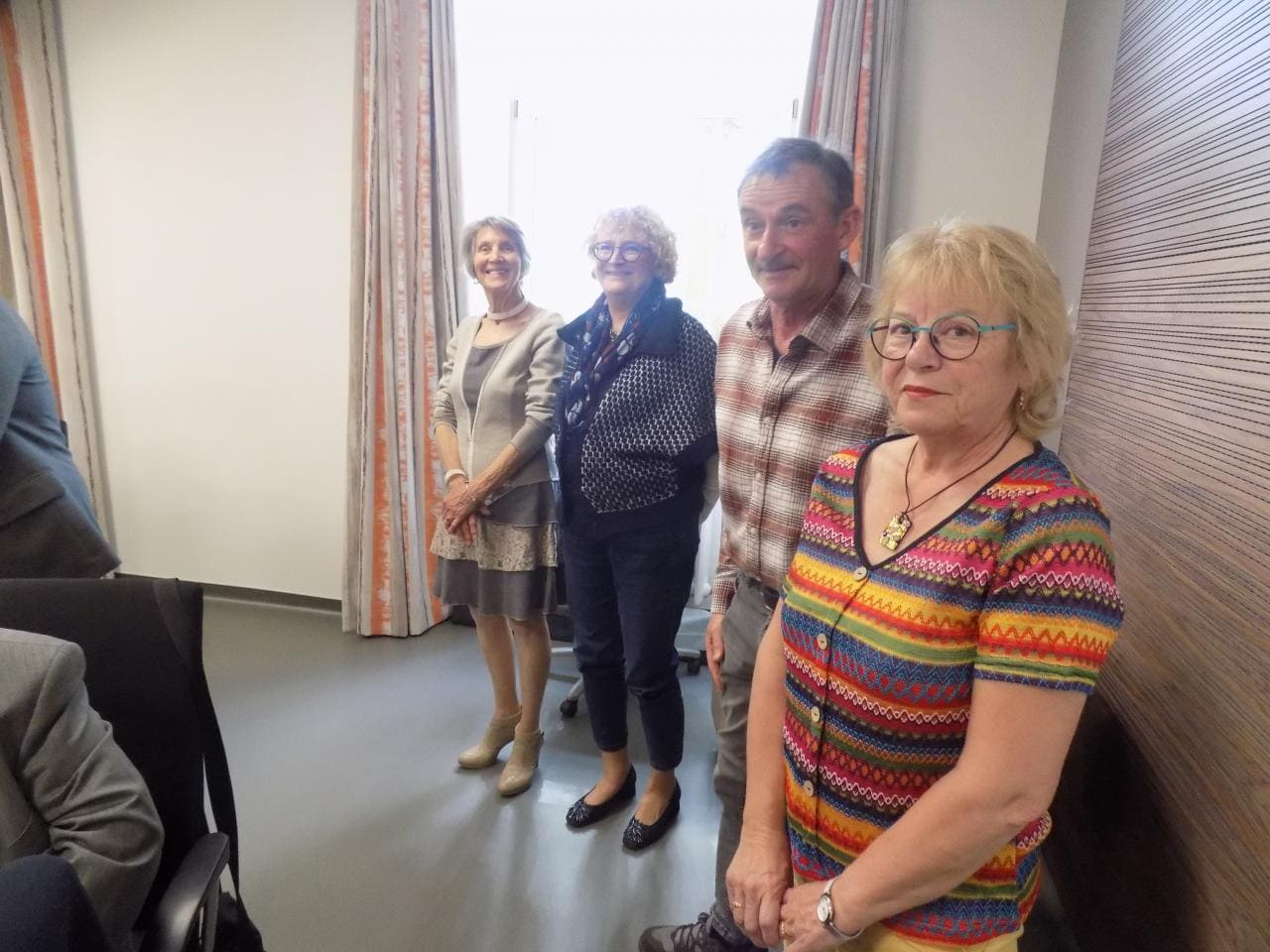 Groupe recevant les insignes de bronze